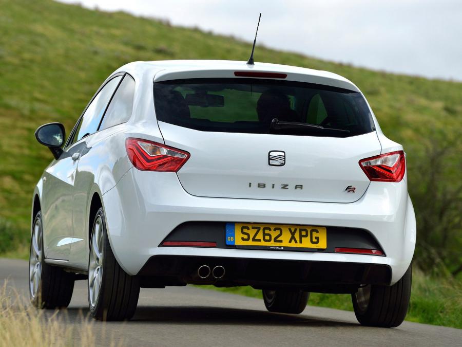  Seat Ibiza FR 2012 года  (UK) (фото 9 из 23)